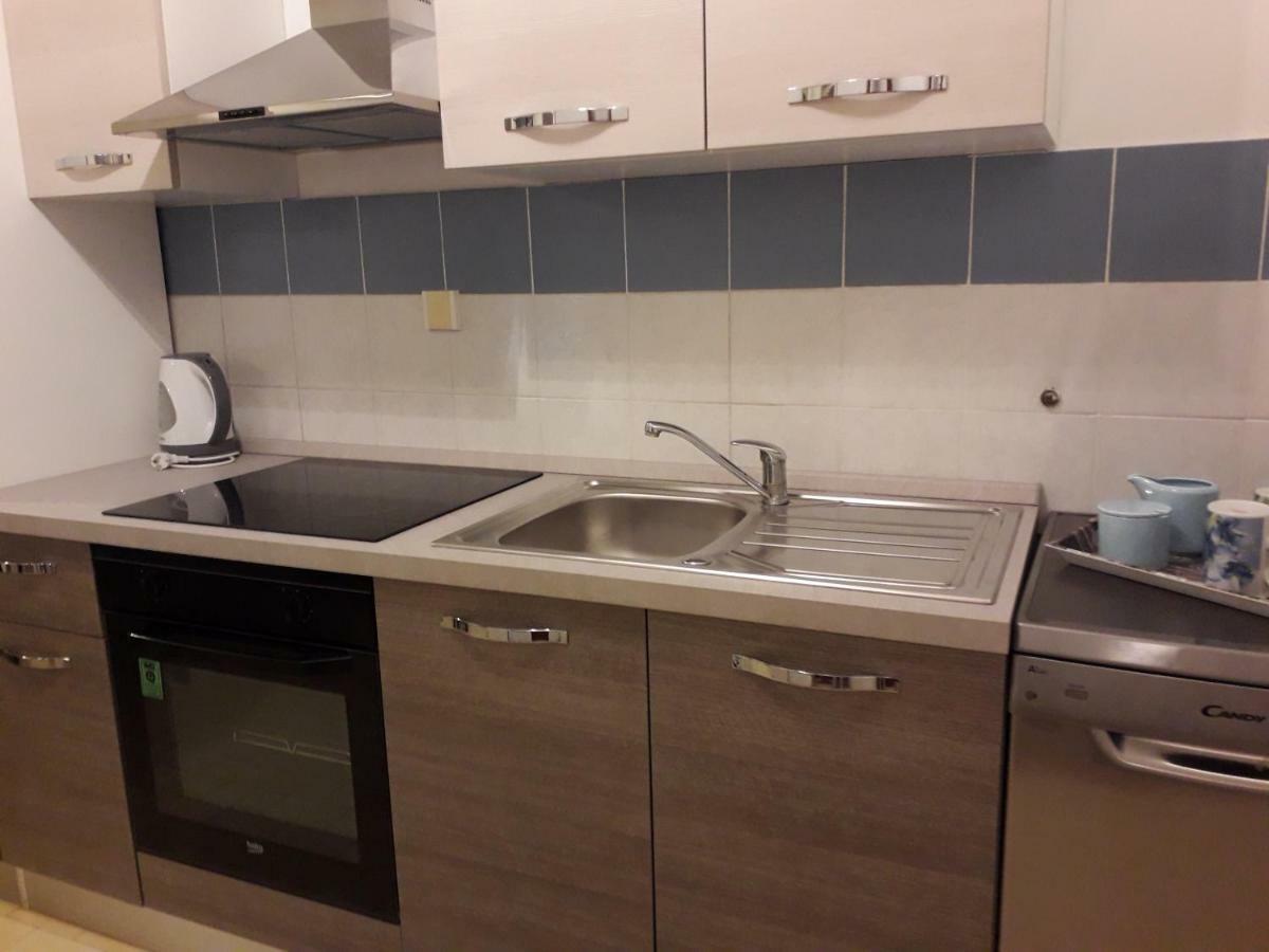 Apartman Ana 2 Apartment Rijeka Ngoại thất bức ảnh